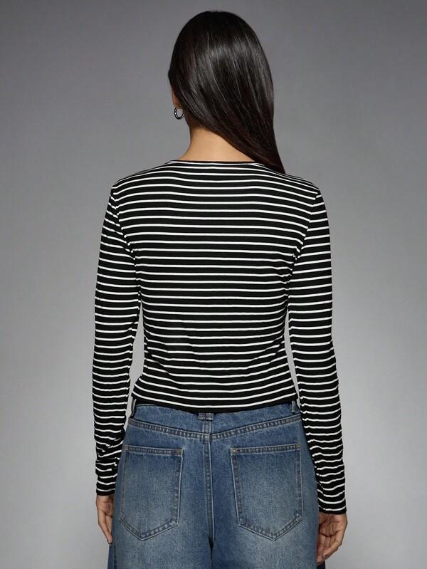 MISSGUIDED Ribbed Knit Striped Button Front Crop Top