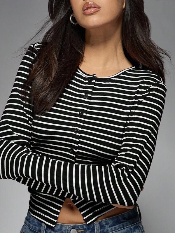 MISSGUIDED Ribbed Knit Striped Button Front Crop Top