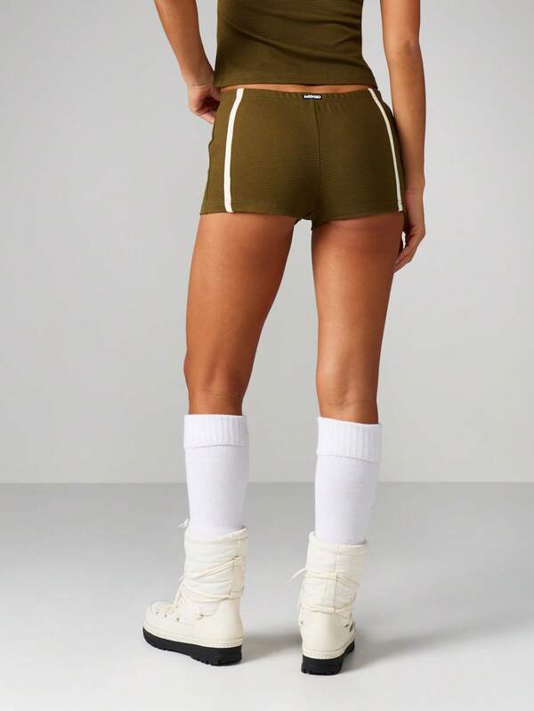 MISSGUIDED Ribbed Shorts With Side Stripe