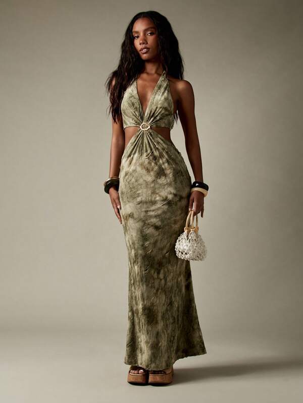 MISSGUIDED Ring Hardware Detail Halter Cut Out Maxi Dress