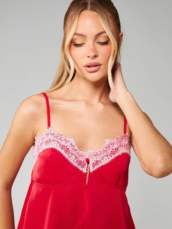 MISSGUIDED Satin Cami And Short Set With Lace Trim