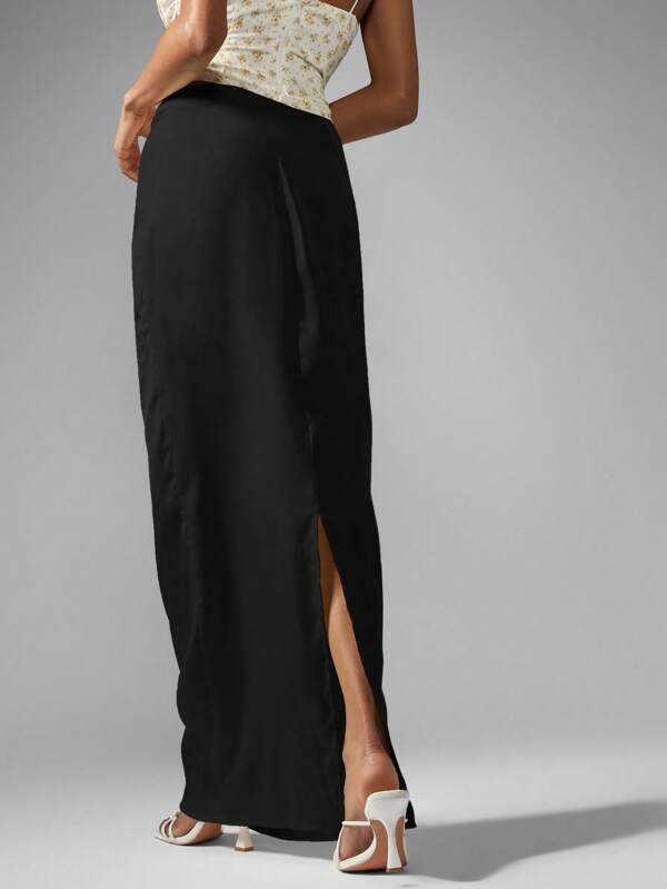 MISSGUIDED Satin Maxi Skirt With Side Slit