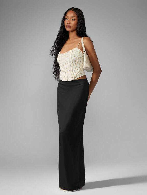 MISSGUIDED Satin Maxi Skirt With Side Slit