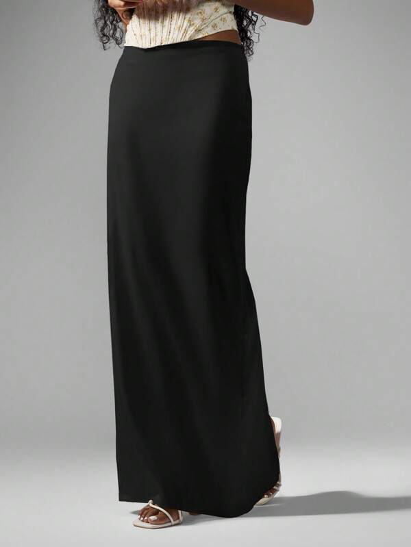 MISSGUIDED Satin Maxi Skirt With Side Slit