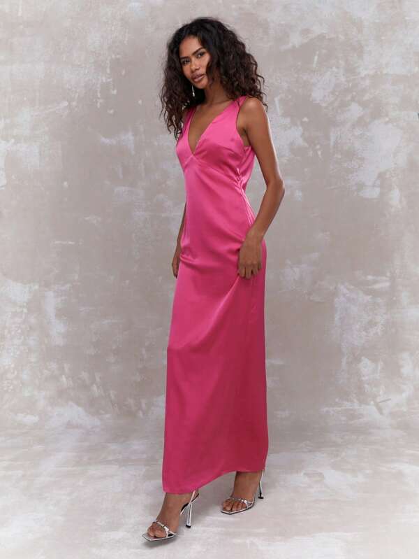 MISSGUIDED Satin Plunge Neck Sleeveless Maxi Dress