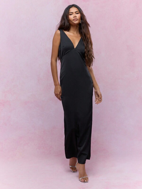 MISSGUIDED Satin Plunge Neck Sleeveless Maxi Dress