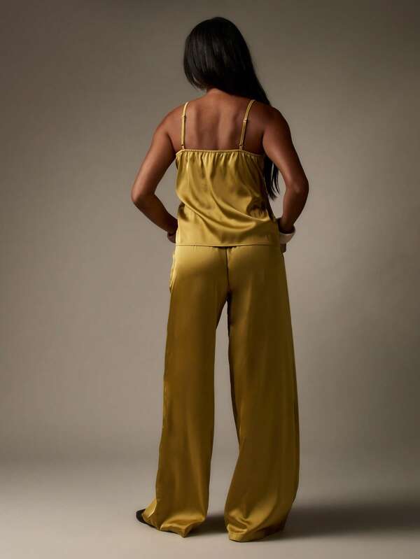 MISSGUIDED Satin Wide Leg Pants Cami Top Two-Piece Set