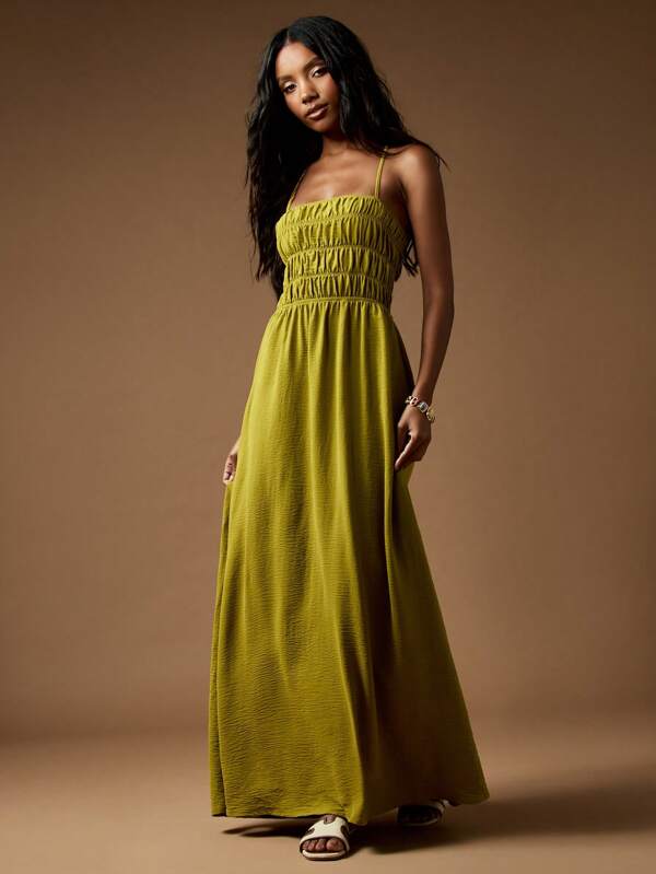 MISSGUIDED Shirred Bodice Maxi Dress With Strappy Back