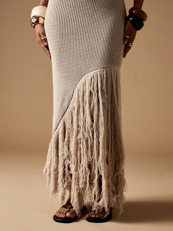 MISSGUIDED Sleeveless Knit Maxi Dress With Fringe Detail