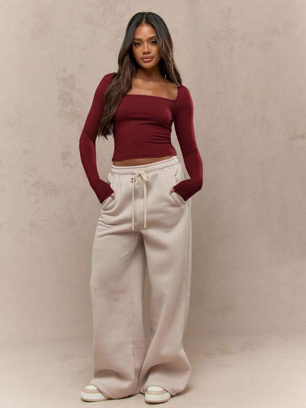MISSGUIDED Square Neck Fitted Crop Top With Long Sleeves