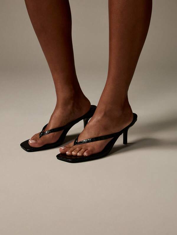 MISSGUIDED Square Toe Thong Sandals With Kitten Heel