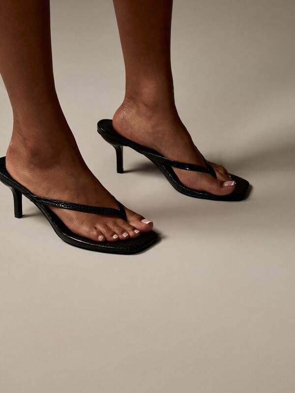 MISSGUIDED Square Toe Thong Sandals With Kitten Heel