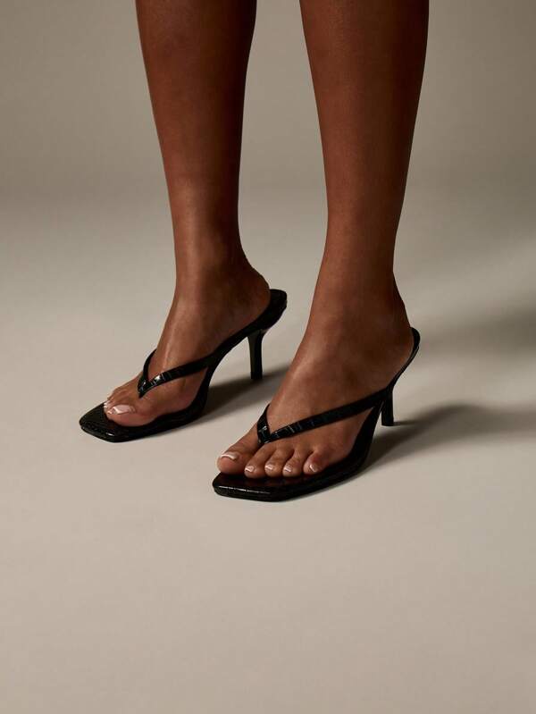 MISSGUIDED Square Toe Thong Sandals With Kitten Heel
