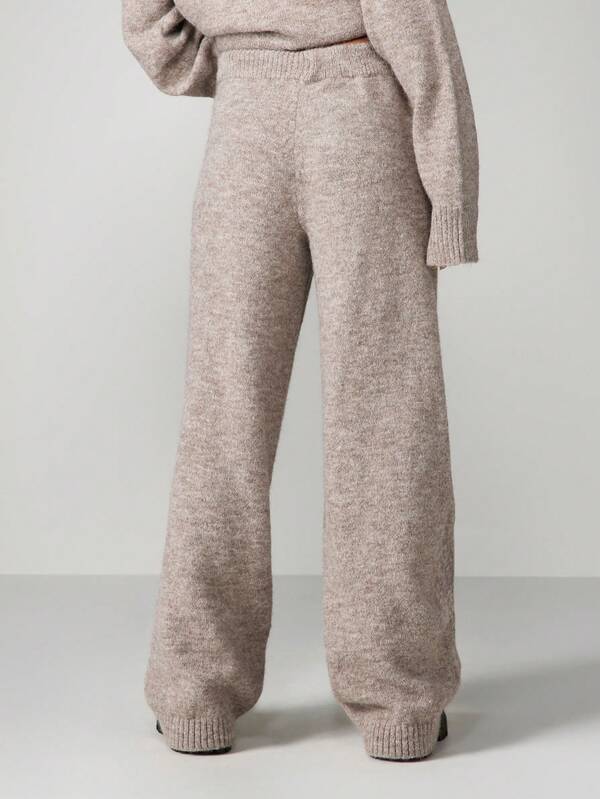 MISSGUIDED Straight Leg Knit Trousers With Embroidery