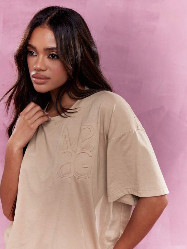 MISSGUIDED Street Logo Embossed Drop Shoulder Oversized T-Shirt
