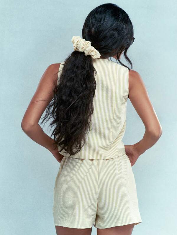 MISSGUIDED Street Textured Ribbed Buttoned Vest Top And Shorts Co-Ord With Scrunchie
