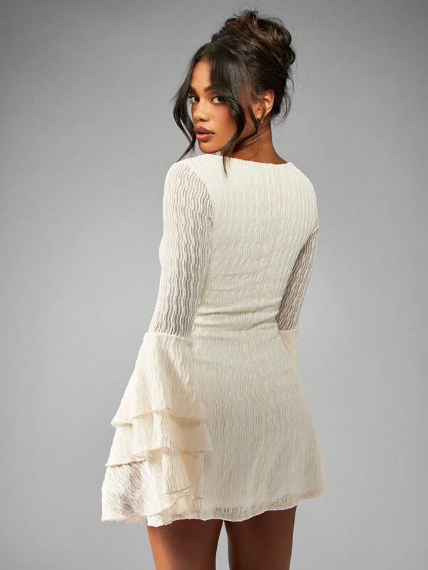 MISSGUIDED Stretch Lace Mini Dress With Bell Sleeve And V-Neck