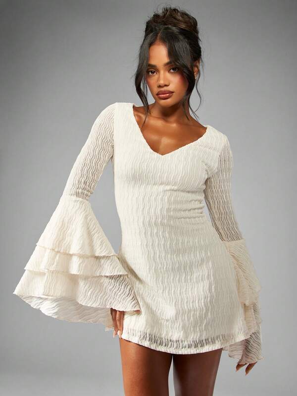 MISSGUIDED Stretch Lace Mini Dress With Bell Sleeve And V-Neck