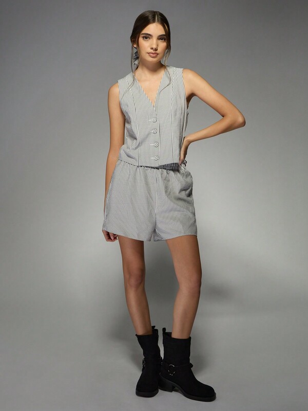 MISSGUIDED Striped Button Front Top With High-Rise Shorts Set