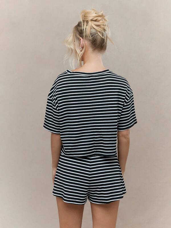 MISSGUIDED Striped Print Drop Shoulder T-Shirt And Shorts Co-Ord Set