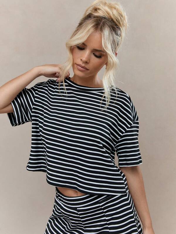 MISSGUIDED Striped Print Drop Shoulder T-Shirt And Shorts Co-Ord Set