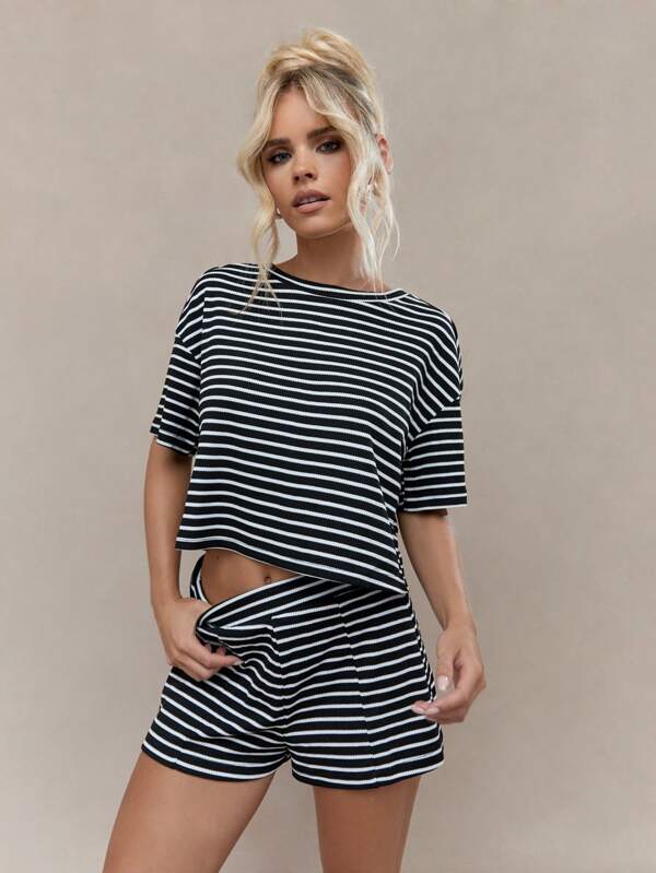 MISSGUIDED Striped Print Drop Shoulder T-Shirt And Shorts Co-Ord Set