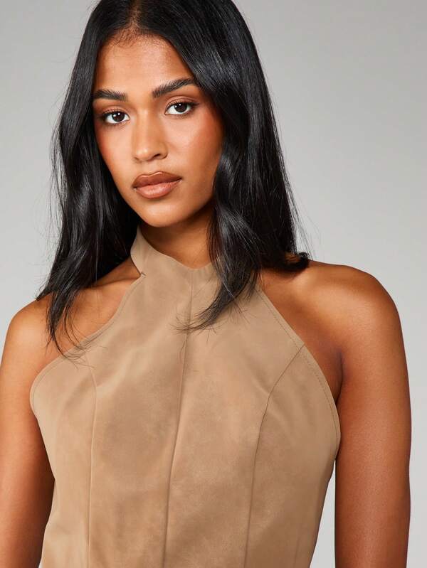 MISSGUIDED Suede Halter Neck Crop Top With Buttons