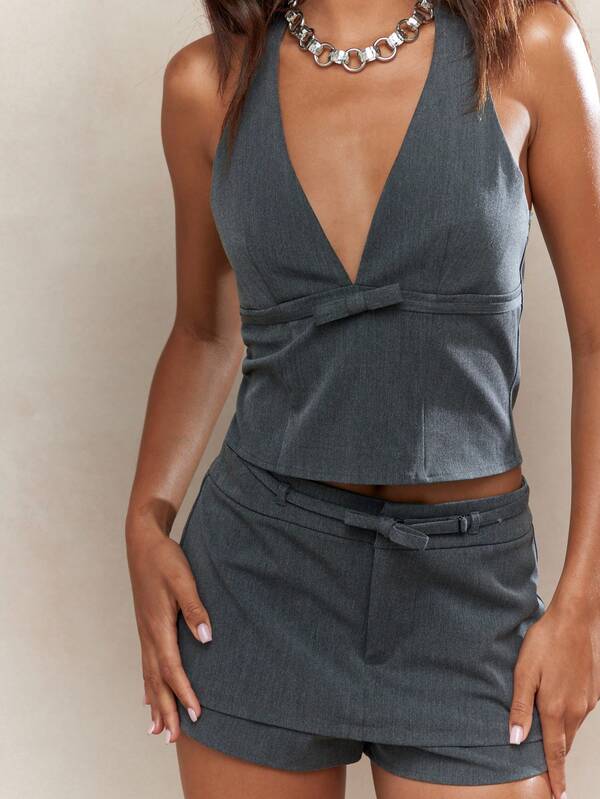MISSGUIDED Tailored Plunge Bow Detail Halter Neck Backless Crop Top