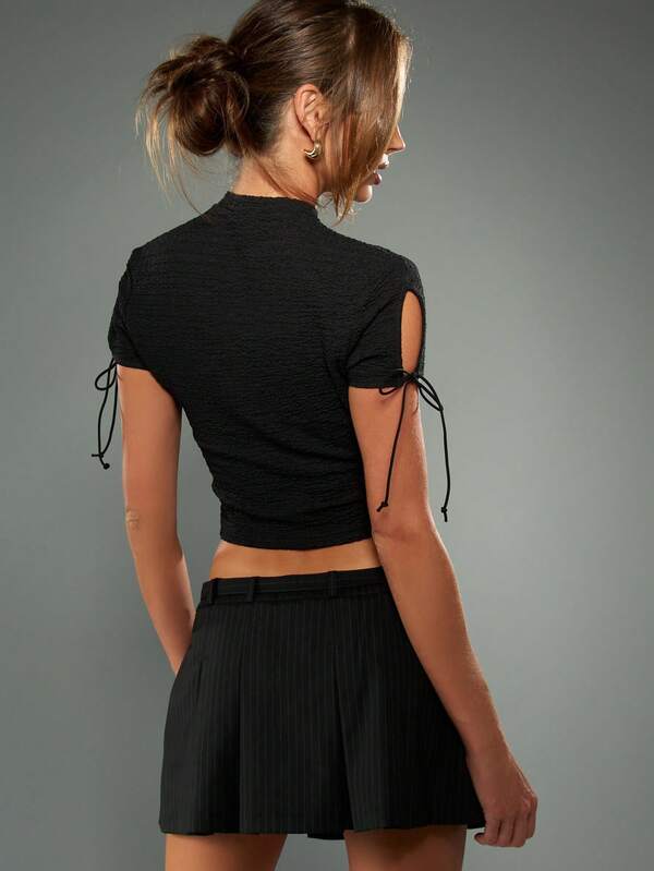 MISSGUIDED Textured Knit Collared Cutout Top