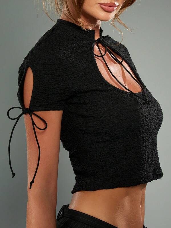 MISSGUIDED Textured Knit Collared Cutout Top