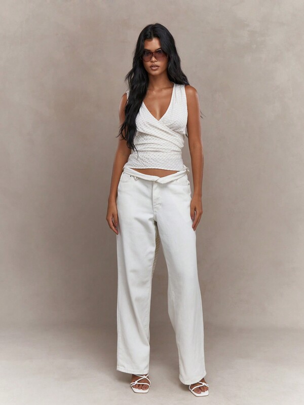 MISSGUIDED Textured Plunge Neck Wrap Sleeveless Top With Belt