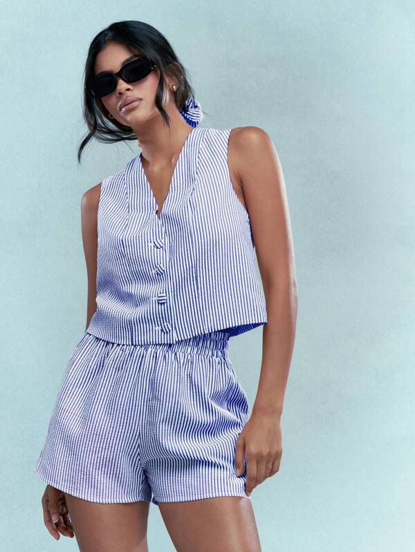 MISSGUIDED Textured Ribbed Buttoned Vest Top And Shorts Co-Ord With Scrunchie