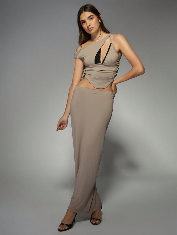 MISSGUIDED Two-Piece Elegant Asymmetric One Shoulder Crop Top Maxi Skirt Set