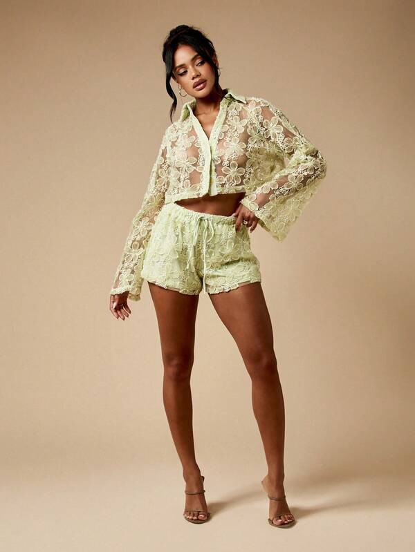 MISSGUIDED Two Piece Set Featuring Floral Lace Butterfly Sleeves And Mini Shorts