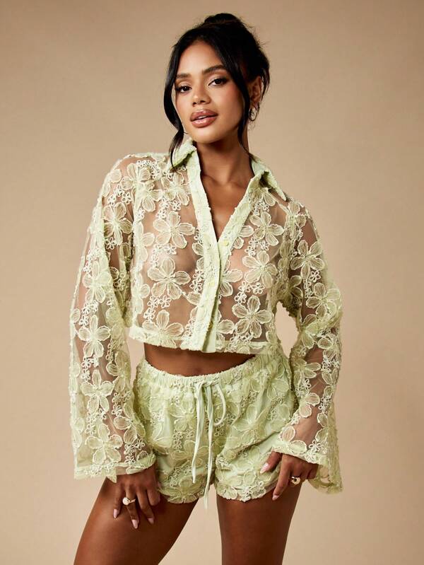 MISSGUIDED Two Piece Set Featuring Floral Lace Butterfly Sleeves And Mini Shorts
