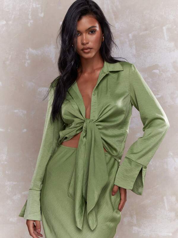 MISSGUIDED Two-Piece Set Satin Long Sleeve Tie-Front Crop Top Maxi Skirt