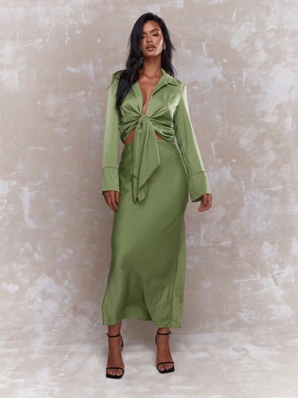MISSGUIDED Two-Piece Set Satin Long Sleeve Tie-Front Crop Top Maxi Skirt