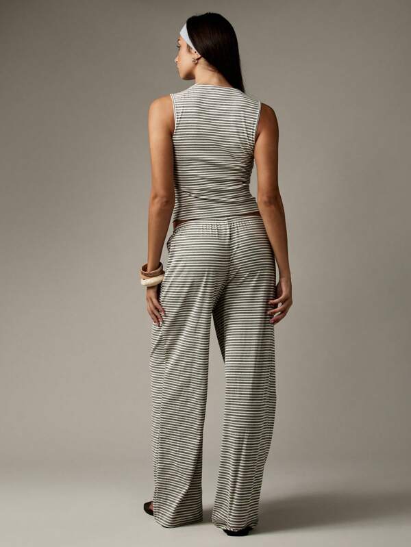 MISSGUIDED Two Piece Striped Crop Vest Top And Pants