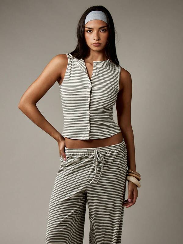 MISSGUIDED Two Piece Striped Crop Vest Top And Pants