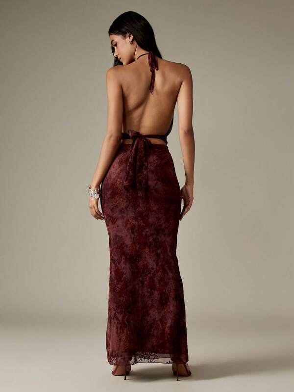 MISSGUIDED Velvet Halter Neck Crop Top And Maxi Skirt