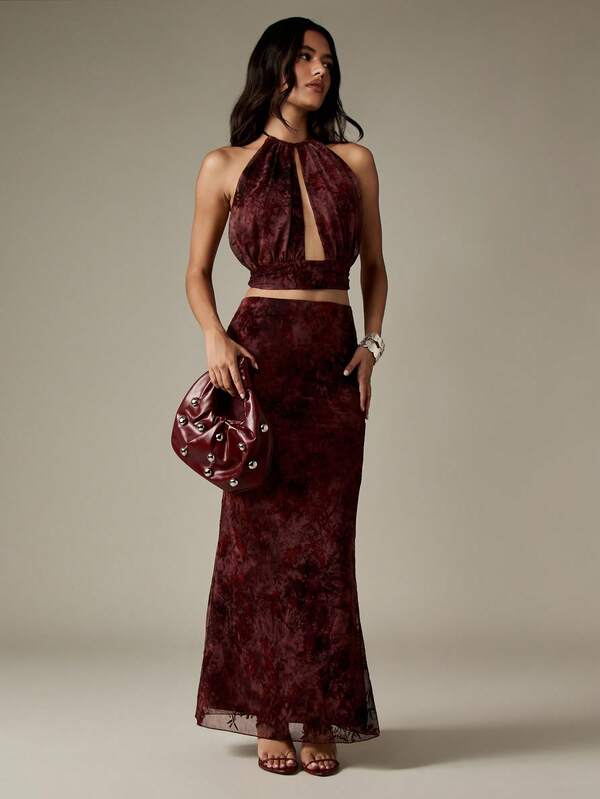 MISSGUIDED Velvet Halter Neck Crop Top And Maxi Skirt