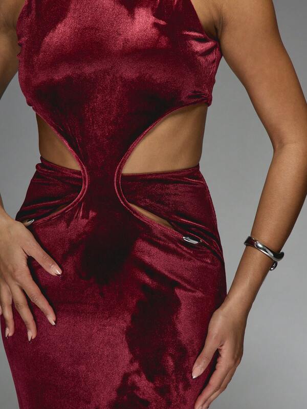 MISSGUIDED Velvet High Neck Cut Out Maxi Dress With Metal Detail