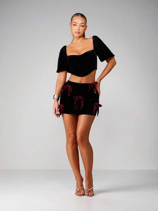MISSGUIDED Velvet Mini Skirt With Bow Details