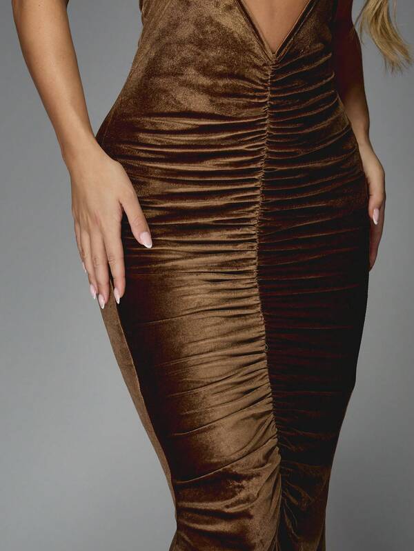 MISSGUIDED Velvet Off-Shoulder Cut-Out Ruched Front Bodycon Midaxi Dress