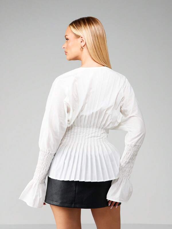 MISSGUIDED White Pleated Blouse With Bell Sleeves And Fitted Waist