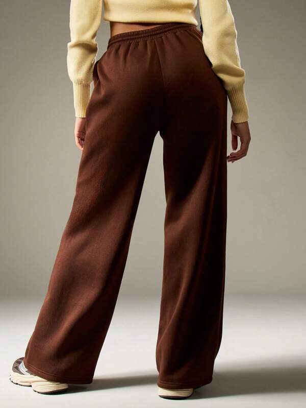MISSGUIDED Wide Leg Brown Sweatpants With Embroidered Logo