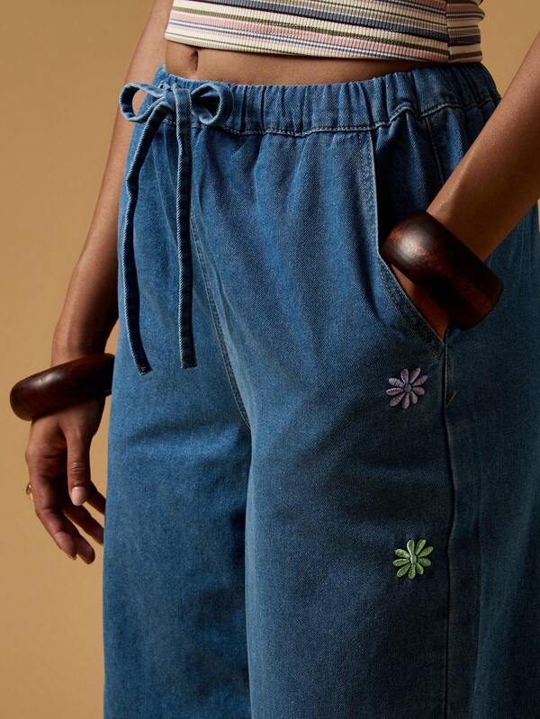 MISSGUIDED Wide Leg Denim Pants With Floral Embroidery